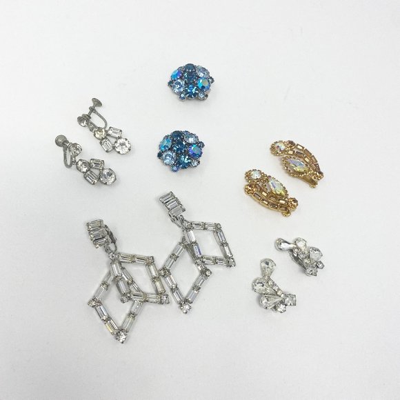 448 Set of five vintage Weiss rhinestone clip/screw-back earrings lot